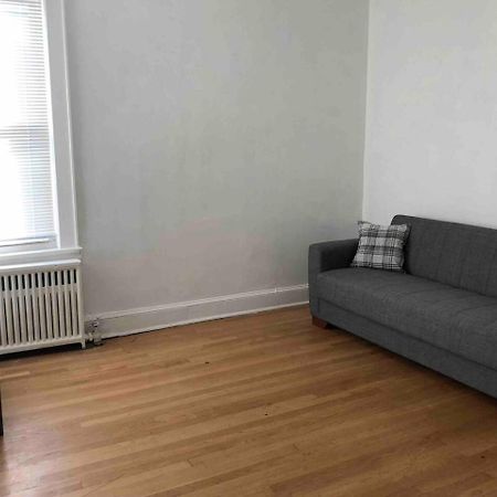 Spacious 2 Bedroom Apartment With 1 Bathroom And Private Street Entrance Paterson Exterior photo