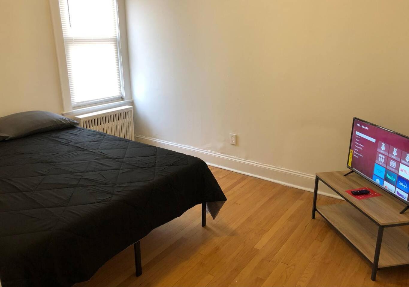 Spacious 2 Bedroom Apartment With 1 Bathroom And Private Street Entrance Paterson Exterior photo